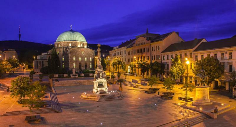 Egyetemvaros - A. Apartman Pécs Buitenkant foto