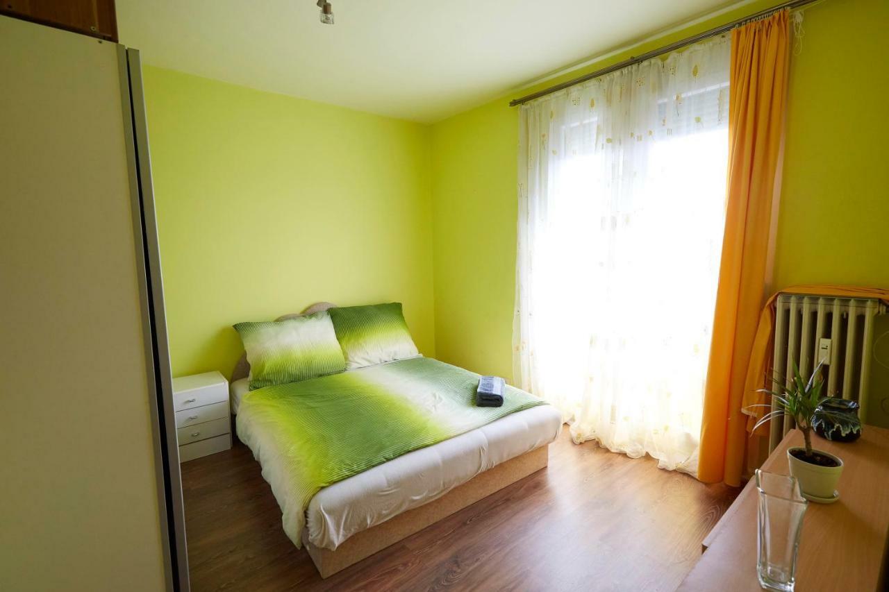 Egyetemvaros - A. Apartman Pécs Buitenkant foto